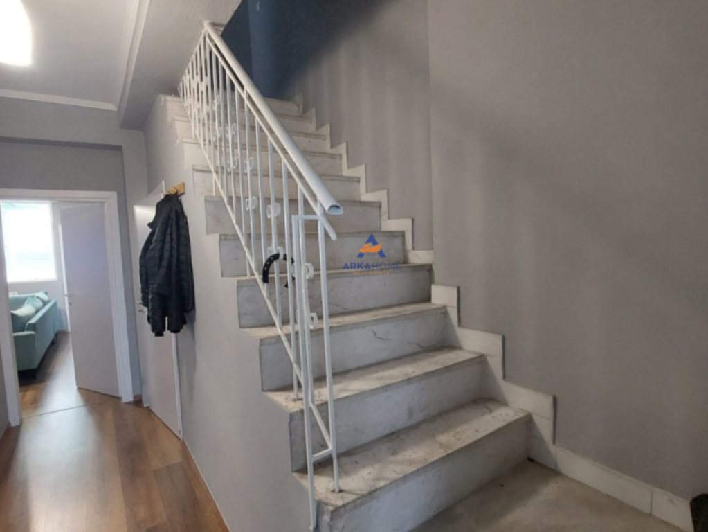 VILLA IN VENDITA 5+1+ANNESSO+BALCONE "SCUOLA DI BALLO" 450.000 EURO