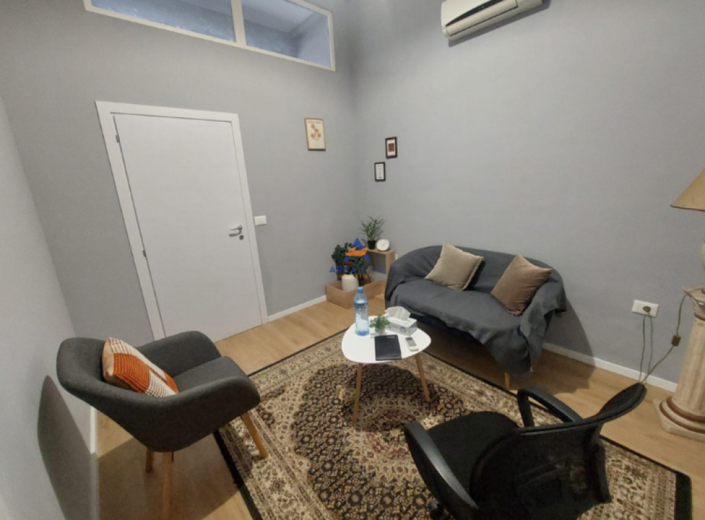 VILLA IN VENDITA 5+1+ANNESSO+BALCONE "SCUOLA DI BALLO" 450.000 EURO