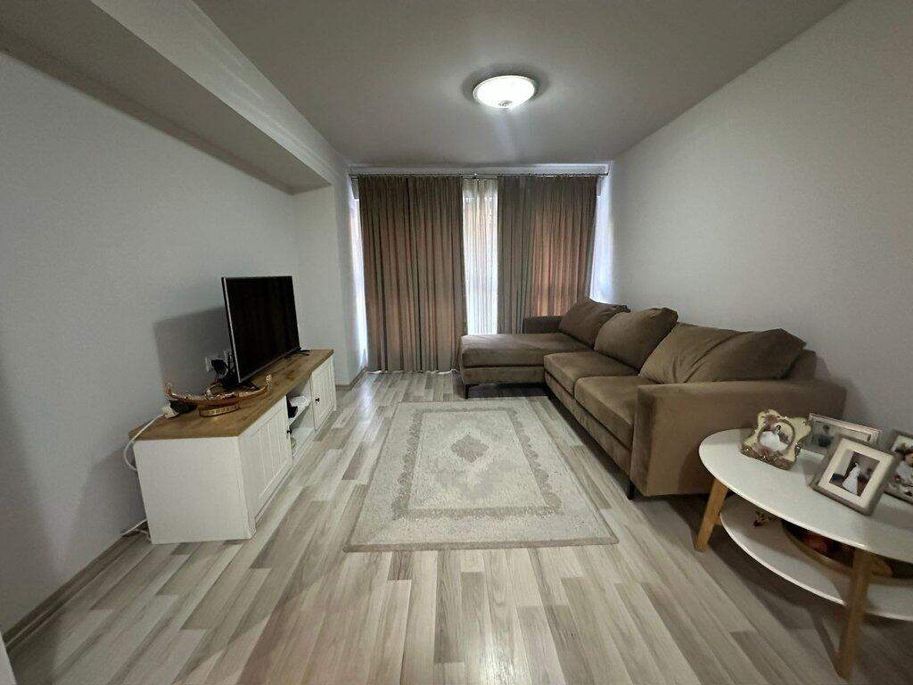 Shitet apartament 2+1 Kodra e Diellit