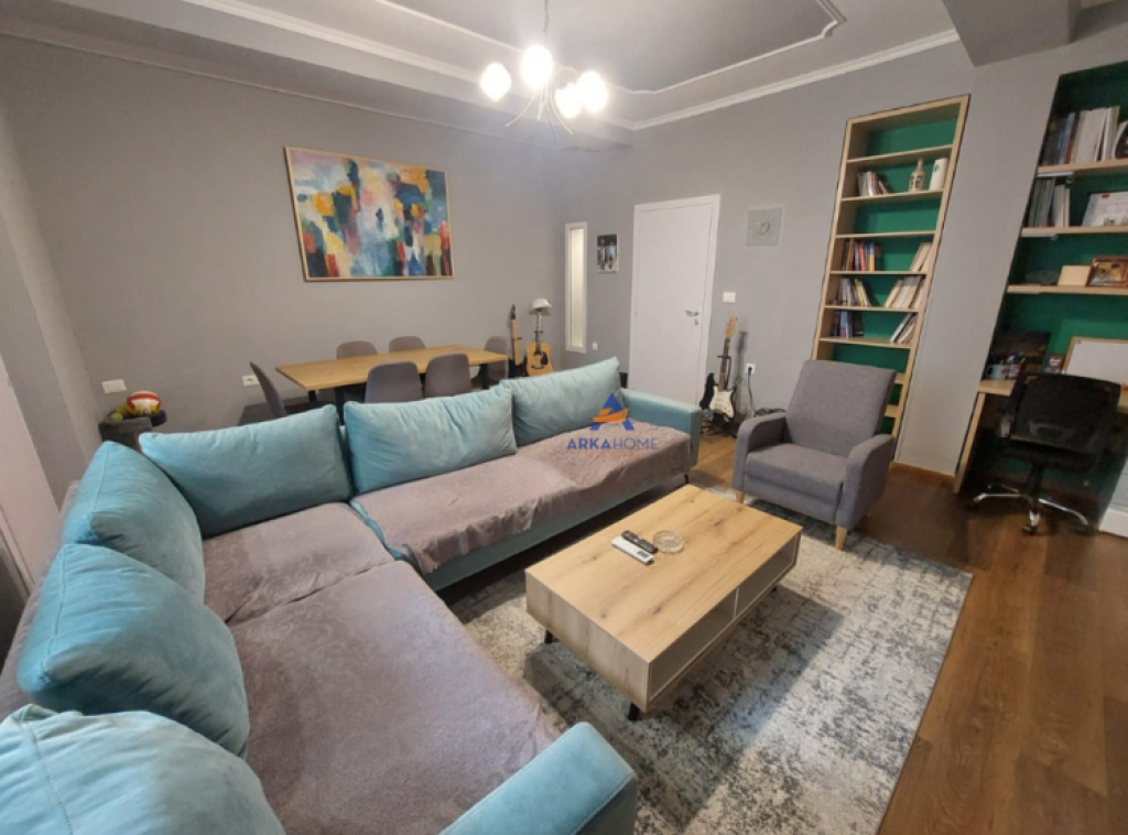 VILLA IN VENDITA 5+1+ANNESSO+BALCONE "SCUOLA DI BALLO" 450.000 EURO