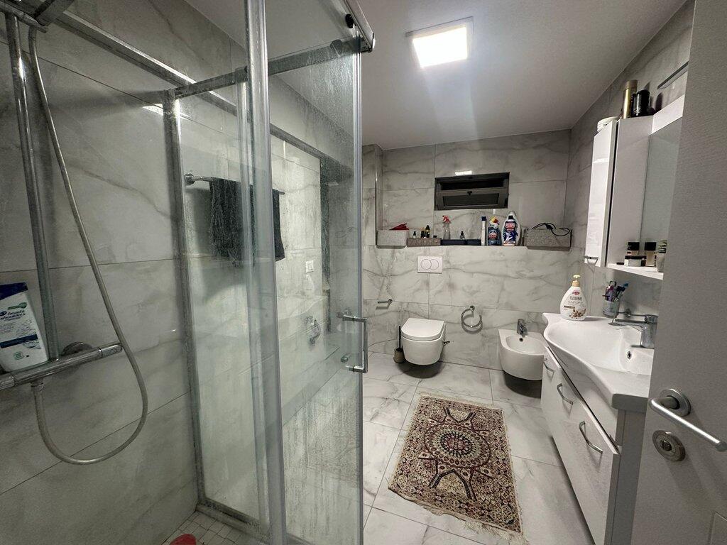 Shitet apartament 2+1 Kodra e Diellit