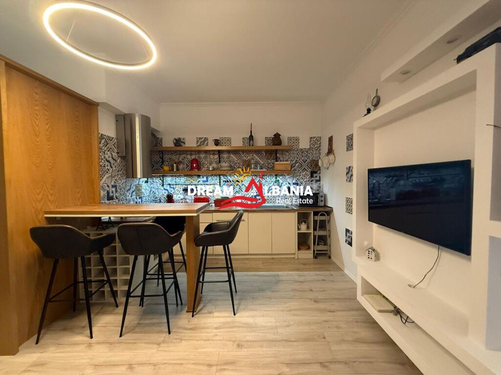 Super Apartament 1+1 me qera ne zonen e Bllokut prane Spar (ID 4211770).