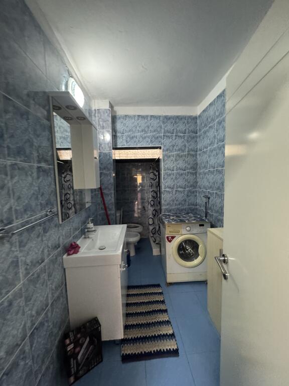 Affittasi appartamento 1+1  Indirizzo: Ish parku via ndre mjeda  Primo piano  Palazzo senza ascensore  Arredato  Prezzo: 500€