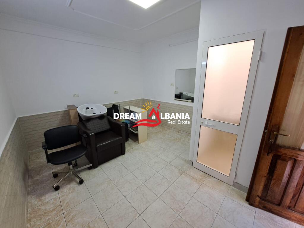 Shop for rent on Asim Vokshi street opposite Harry Fultz in Tirana (ID 4271942)