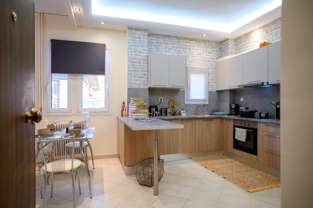 Apartament Me Qera 2+1+post parkim Tek Liqeni i Thate (ID B220934) Tirane