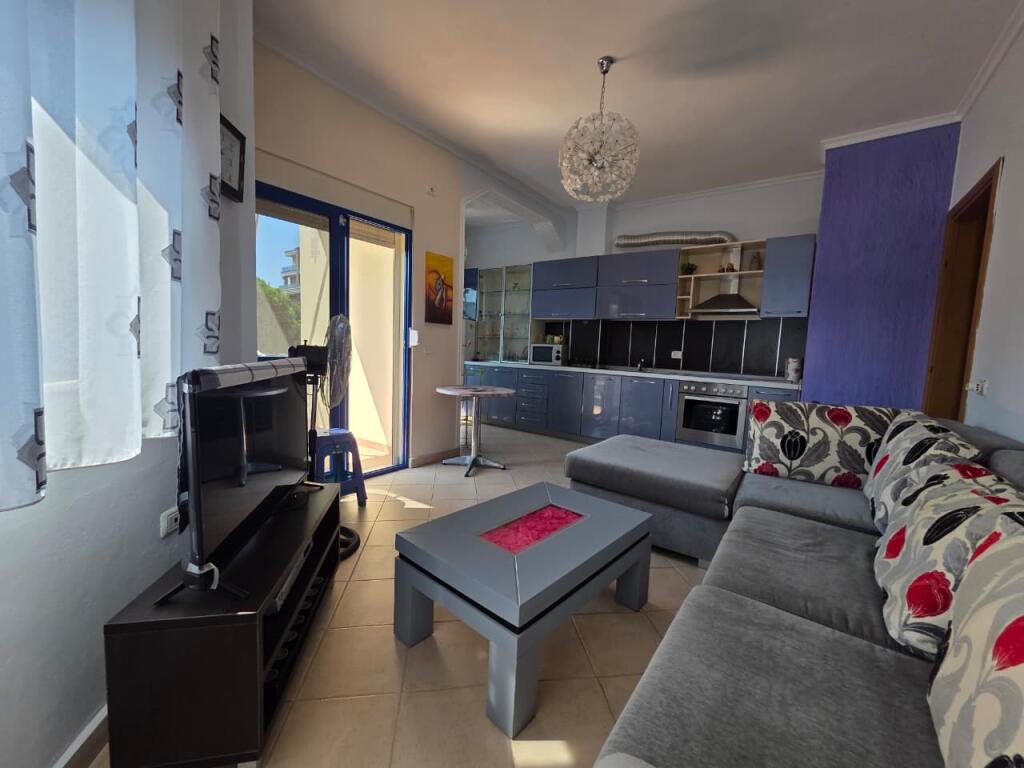 Shitet super apartament 1+1 te Mali i Robit, Golem