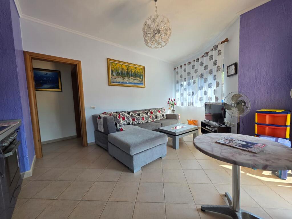 Shitet super apartament 1+1 te Mali i Robit, Golem