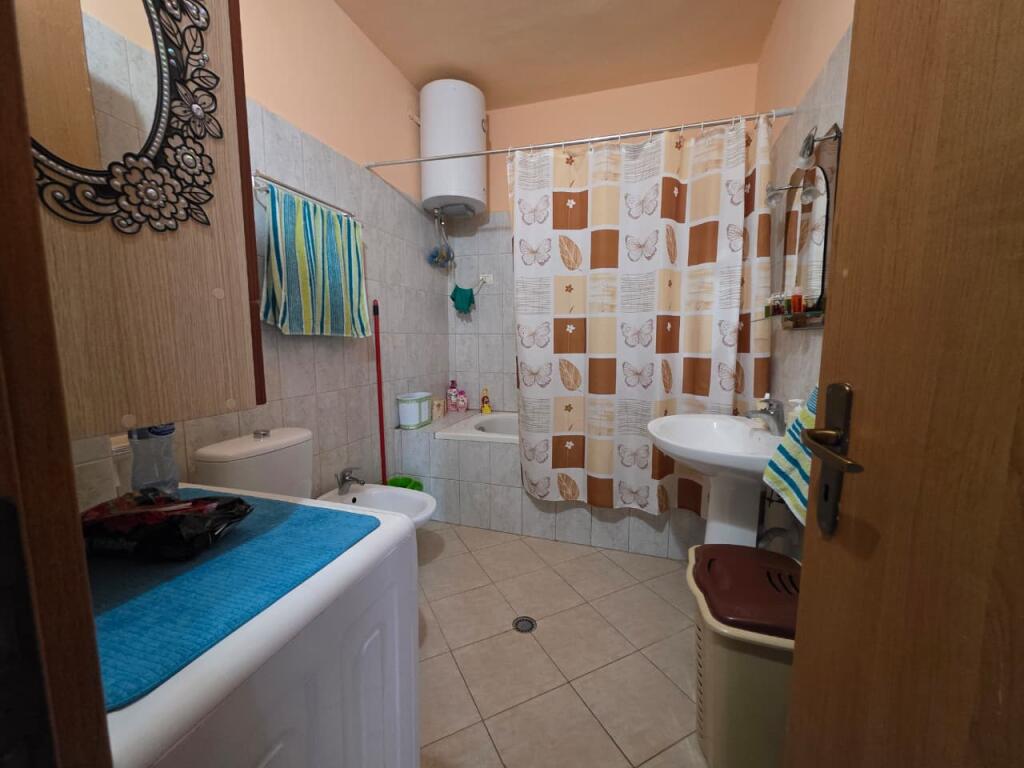 Shitet super apartament 1+1 te Mali i Robit, Golem