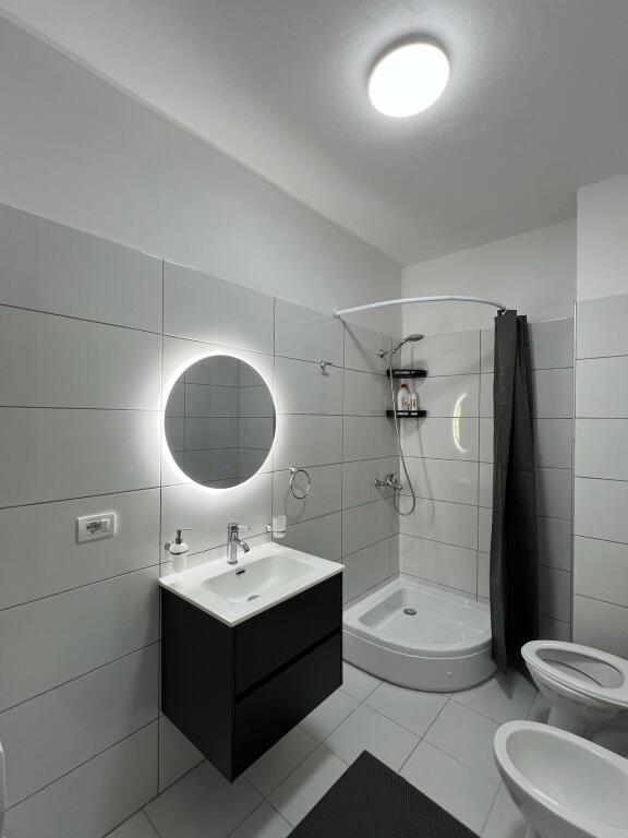 For rent 2+1 apartment with luxury furnishings, Durres (near the Train Station)