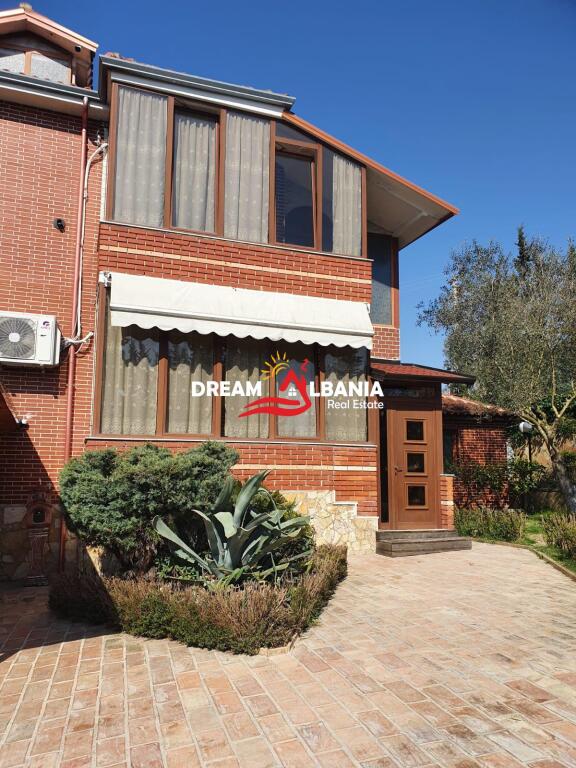 Villa su 2 piani con cortile e garage sotterraneo in vendita nel villaggio di Peze e vogel a Tirana (ID 4151096)