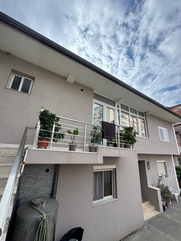 2+1,e mobiluar hyrje private,don bosko,700 euro