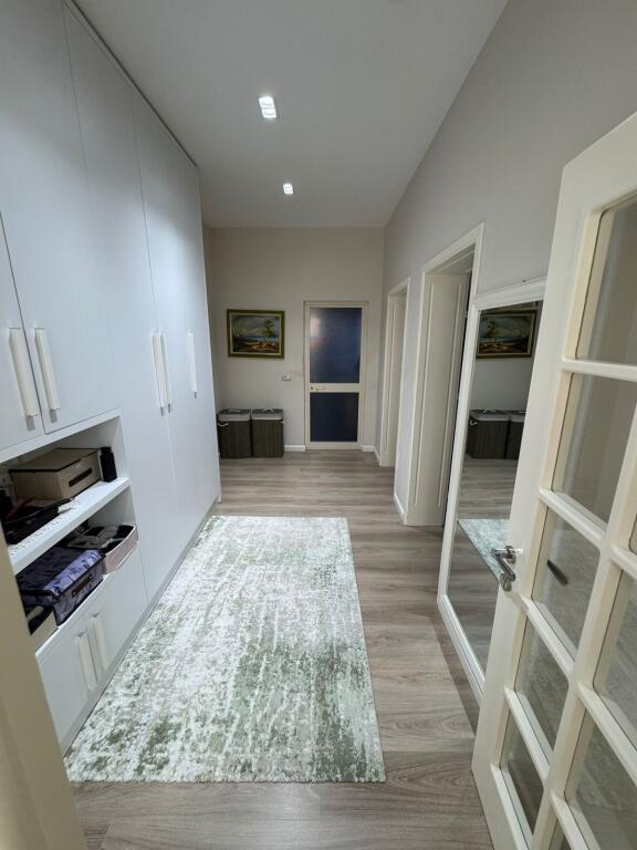 2+1,e mobiluar hyrje private,don bosko,700 euro