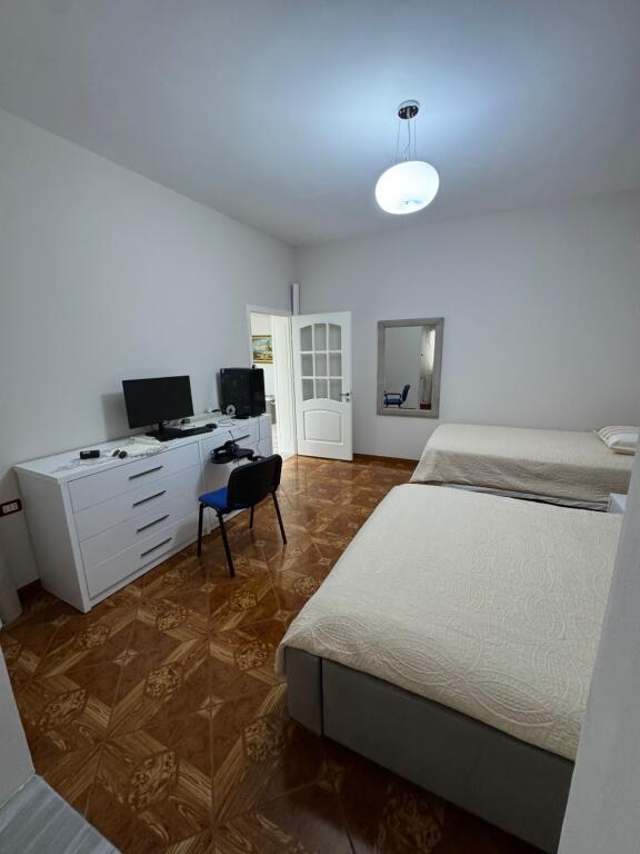 2+1,e mobiluar hyrje private,don bosko,700 euro