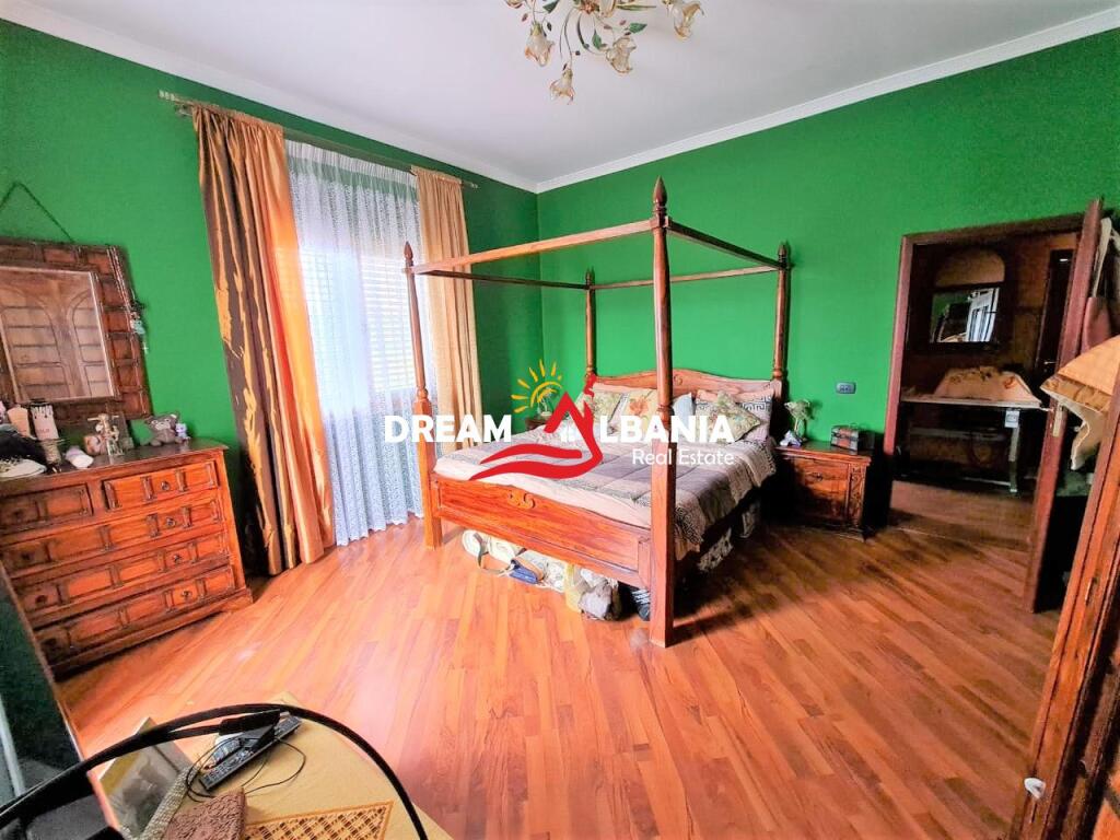 Villa su 2 piani con cortile e garage sotterraneo in vendita nel villaggio di Peze e vogel a Tirana (ID 4151096)