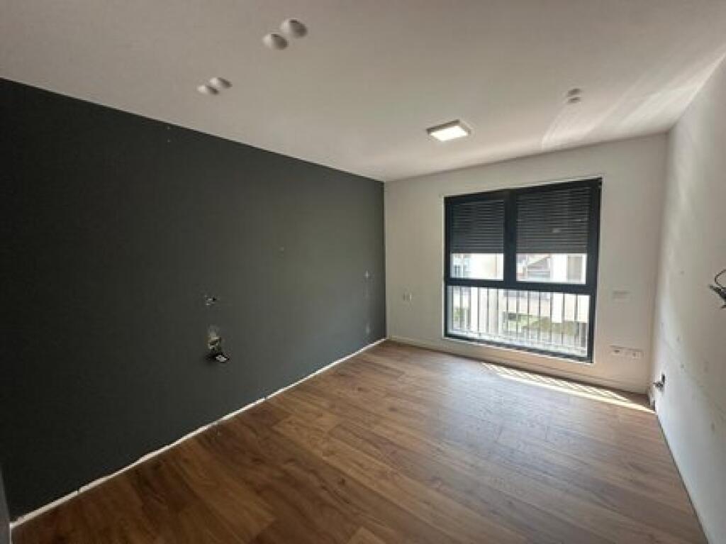 Shitet, Apartament 2+1+2, Liqeni i Thate, Tirane.