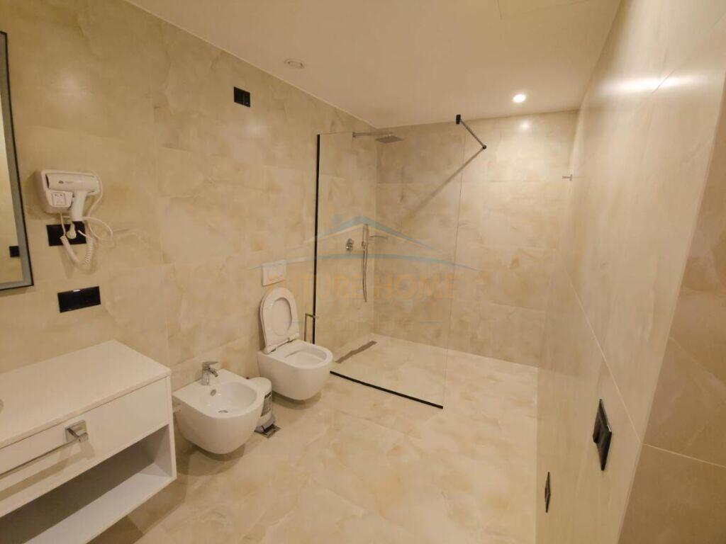 In vendita, Hotel a Shkoze