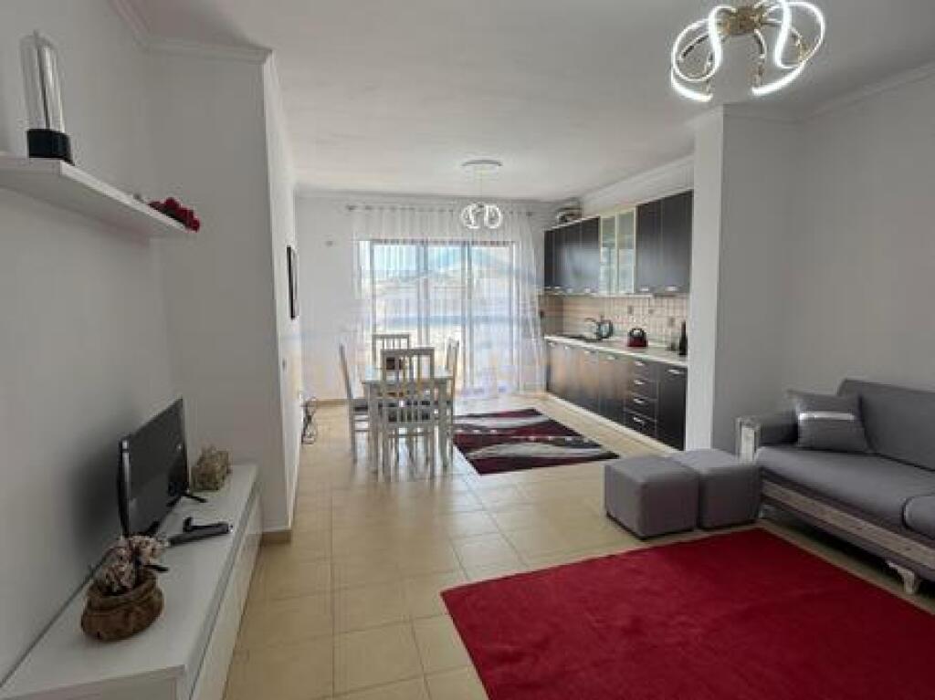 Shitet, Apartament 2+1, Rruga Dajtit, Fresku, Tiranë.