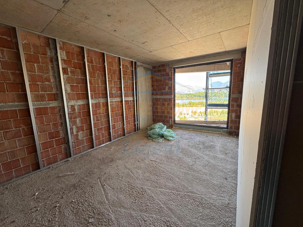 Shitet apartament 1+1 Gradient Residence Liqeni i thate