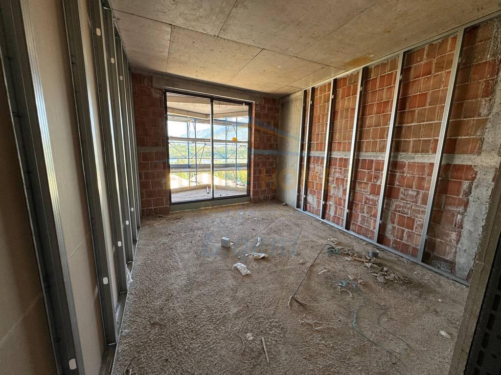 Shitet apartament 1+1 Gradient Residence Liqeni i thate