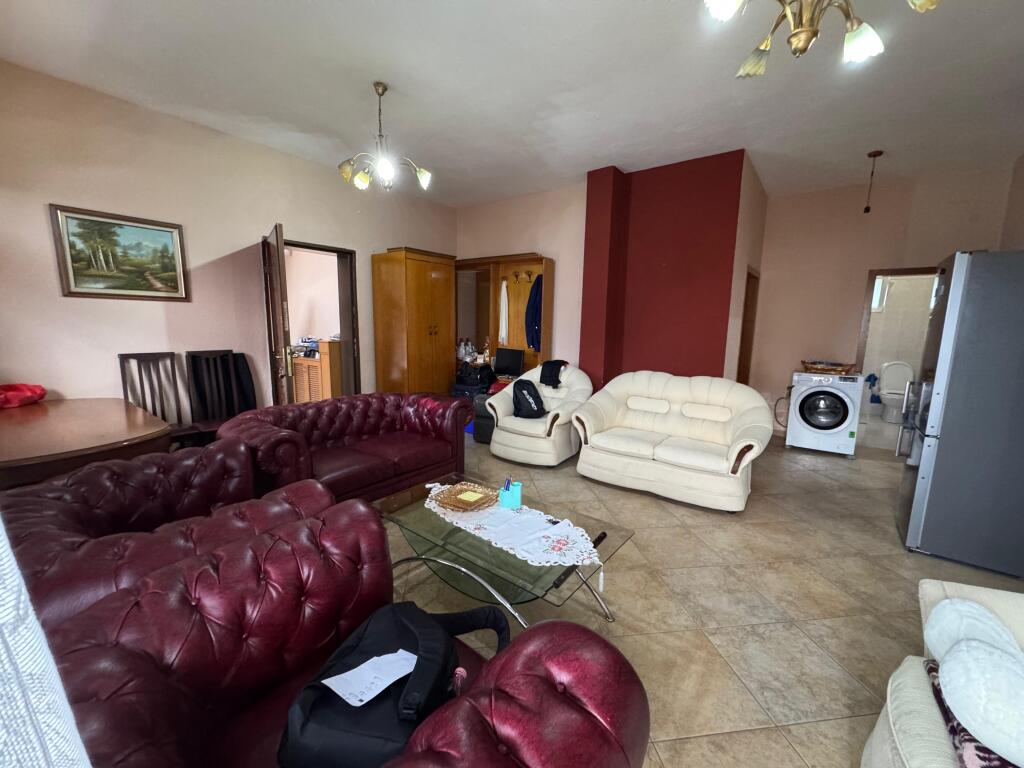 ✨ Appartamento 2+1 in Vendita nel Cuore di Tirana! ✨ 📍 Alidem, vicino al Nuovo Mercato Elettrico💰 Prezzo: 140 milioni lekë