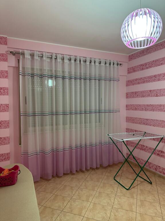 3+2 e mobiluar, te vizionn plus,cmimin700 euro