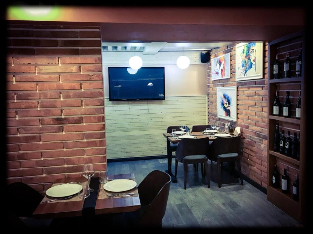 Restaurant for rent at Durres Street/2100 euros