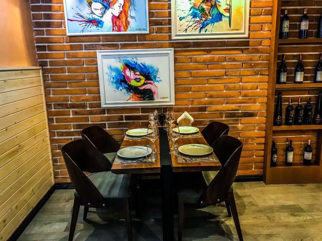 Restaurant for rent at Durres Street/2100 euros