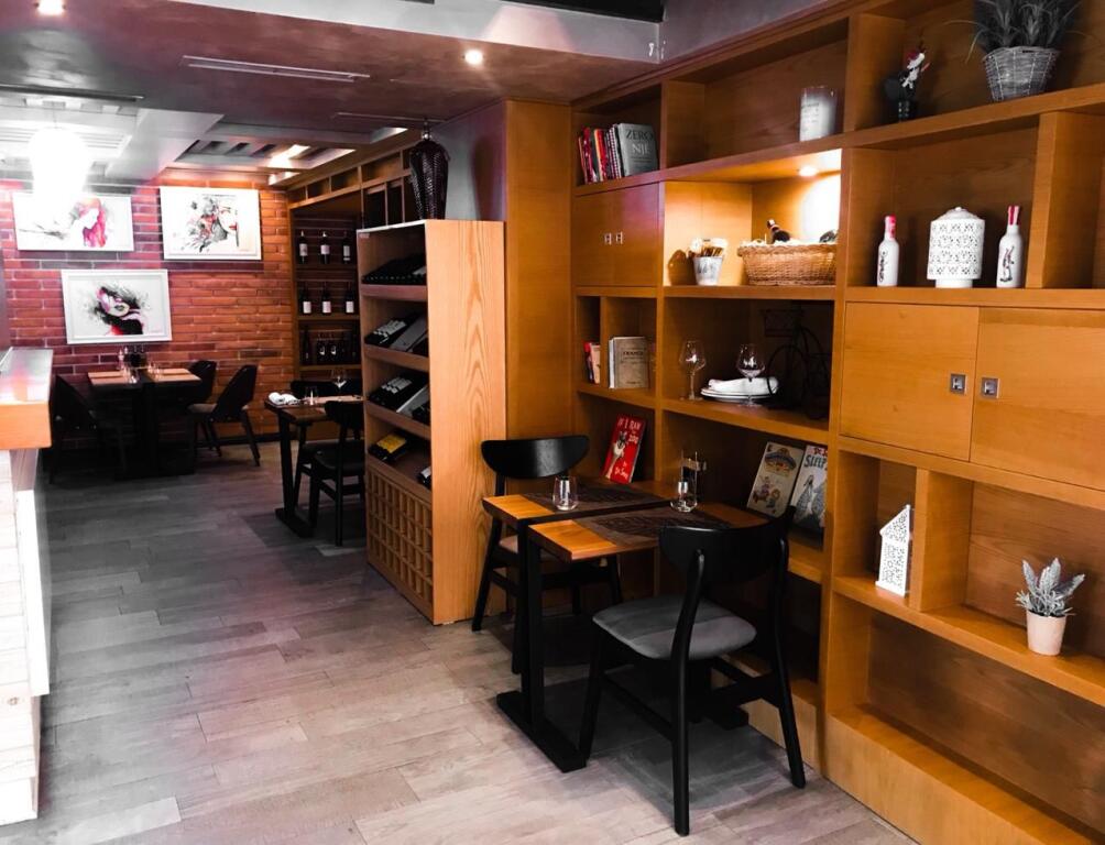 Restaurant for rent at Durres Street/2100 euros