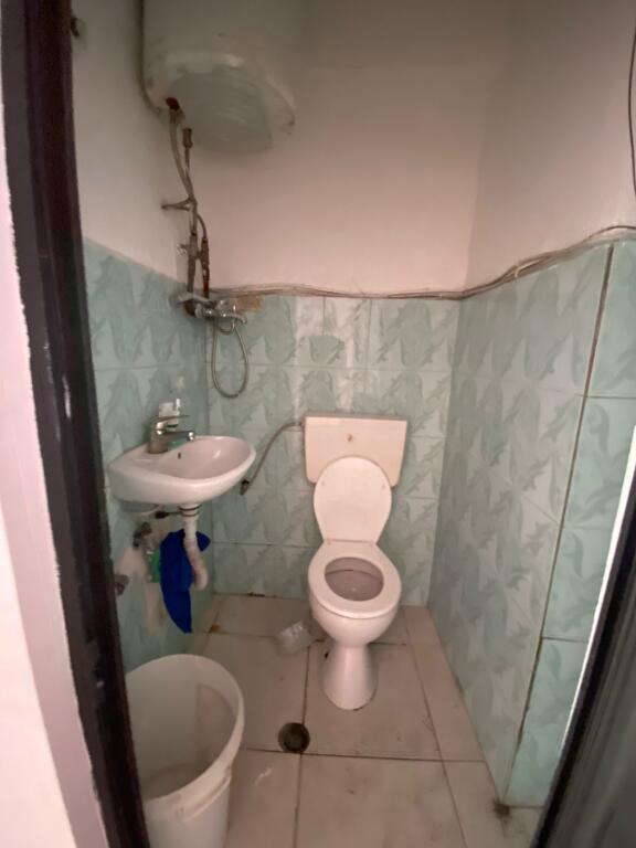 Jepet me qera Ambient tek Komuna E Parisit/350 euro