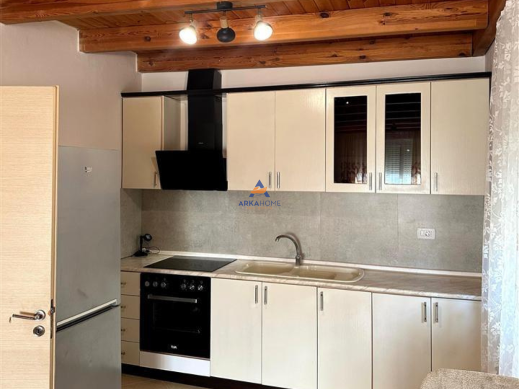 JEPET ME QERA DUPLEX 2+1+2+VERAND "FRESK,RRUGA SHEFQET KUKA". 54.000 LEKE