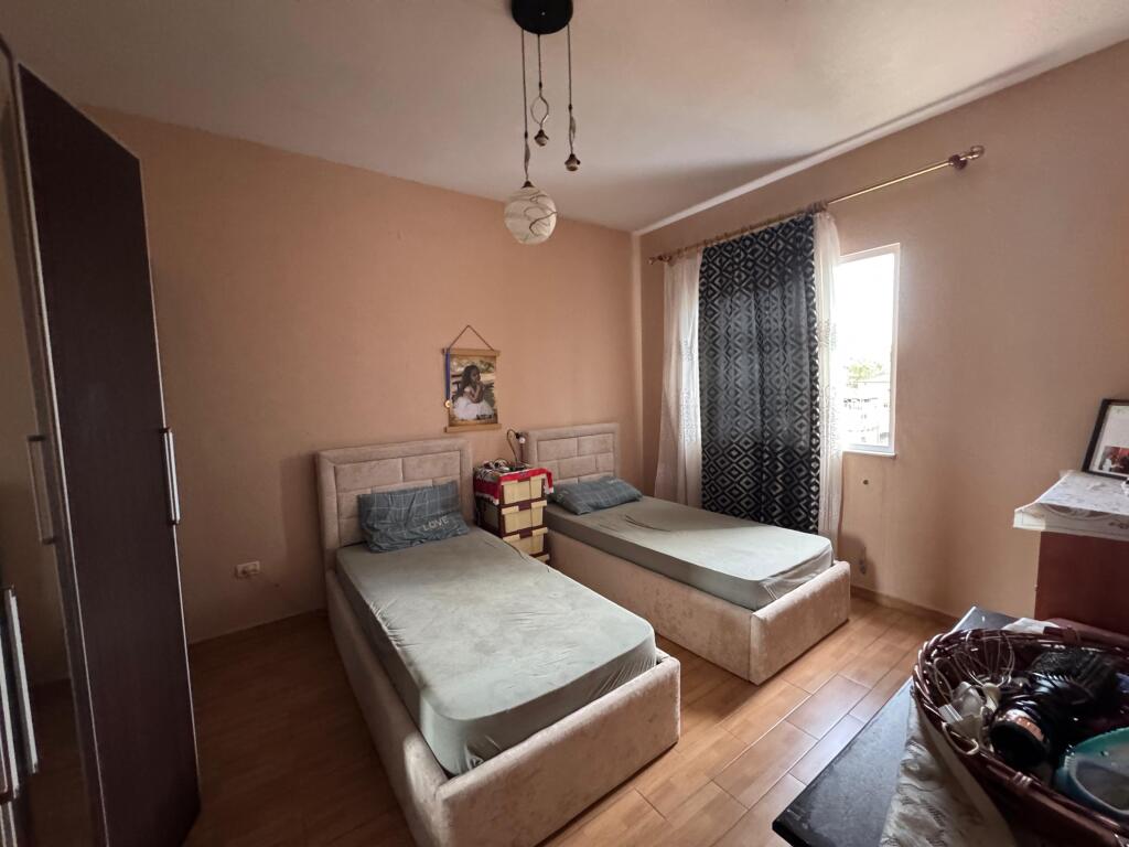 ✨ Appartamento 2+1 in Vendita nel Cuore di Tirana! ✨ 📍 Alidem, vicino al Nuovo Mercato Elettrico💰 Prezzo: 140 milioni lekë