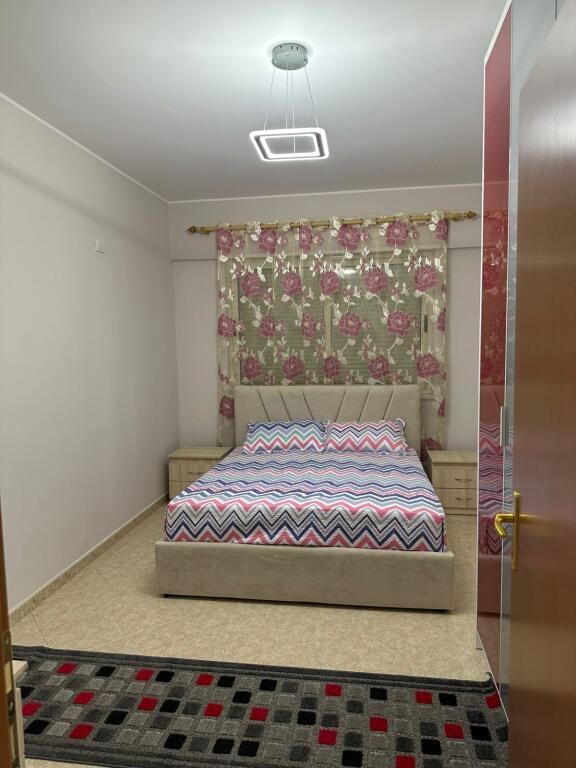 3+2 e mobiluar, te vizionn plus,cmimin700 euro