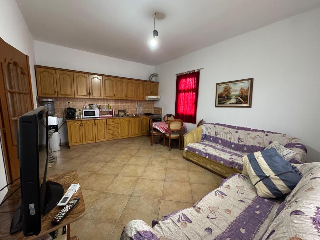 ✨ Appartamento 2+1 in Vendita nel Cuore di Tirana! ✨ 📍 Alidem, vicino al Nuovo Mercato Elettrico💰 Prezzo: 140 milioni lekë