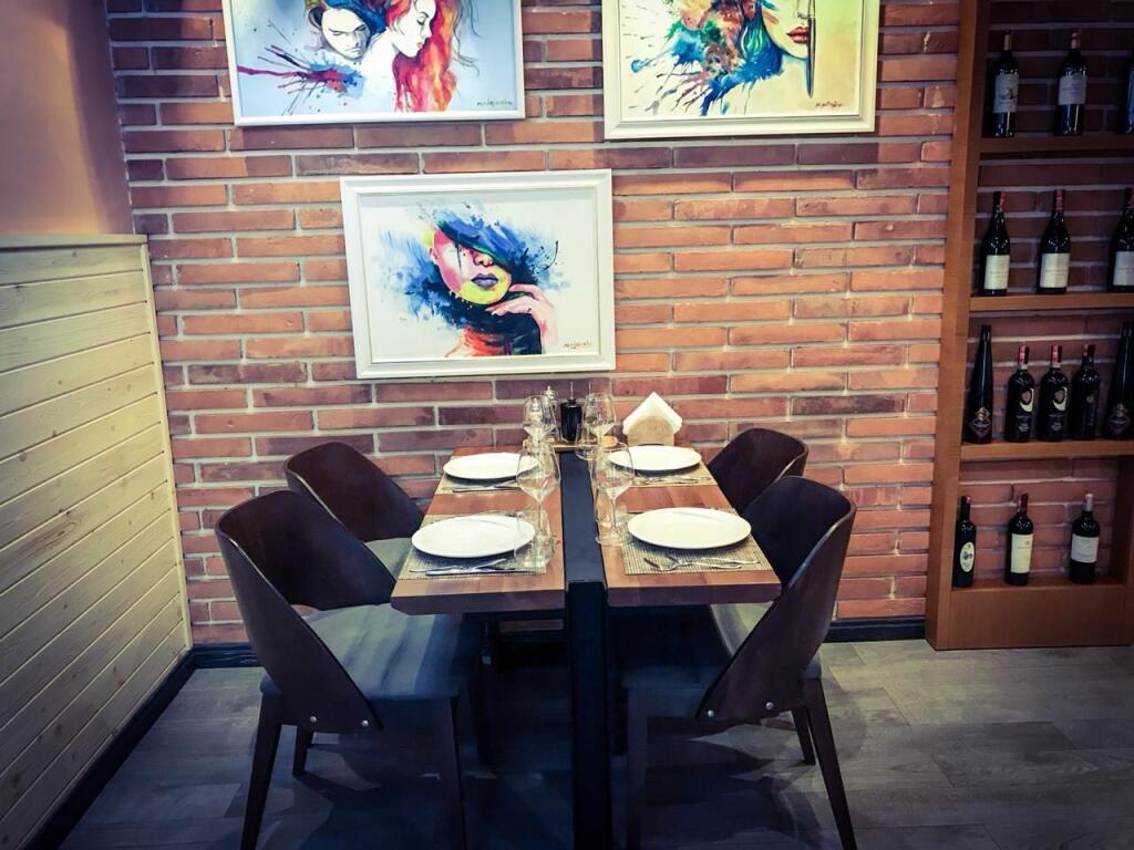 Restaurant for rent at Durres Street/2100 euros