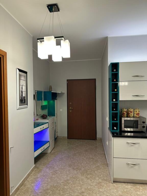 3+2 e mobiluar, te vizionn plus,cmimin700 euro