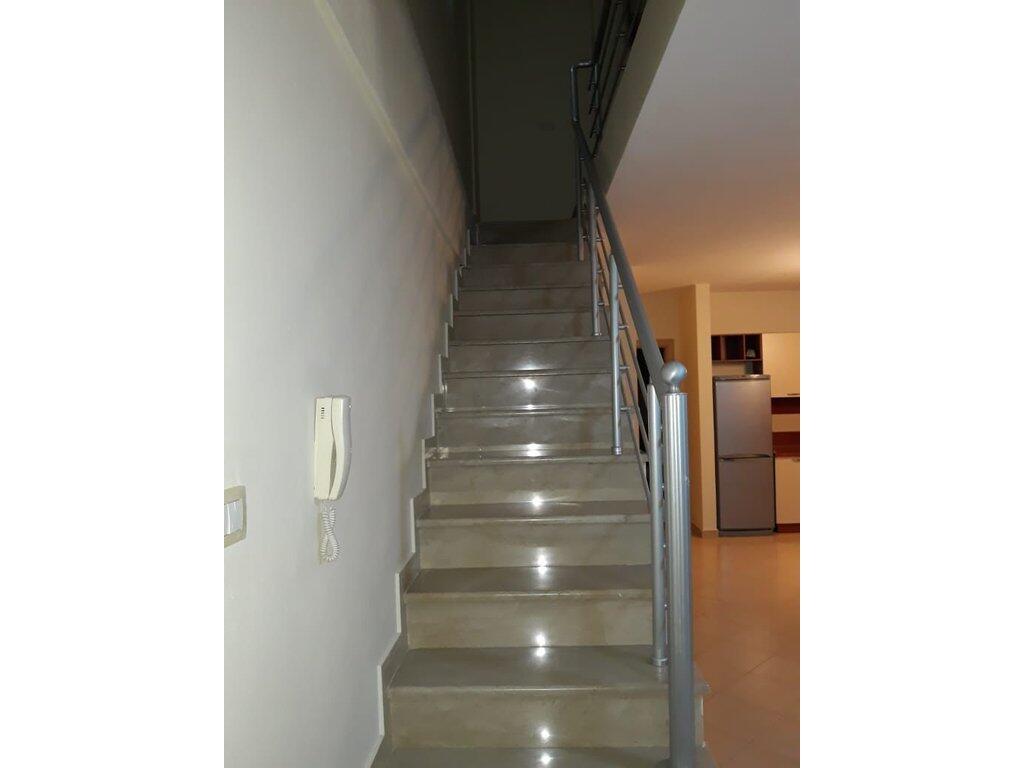 In vendita, Duplex 3+1+2, Residenza Kodra e Diellit 1, Tirana.