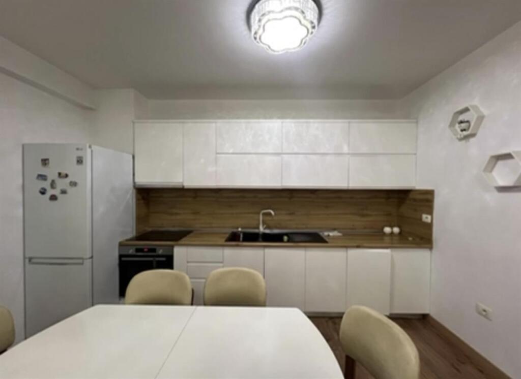 APARTAMENT ME QERA 2+1 KOPSHTI BOTANIK 600 EURO