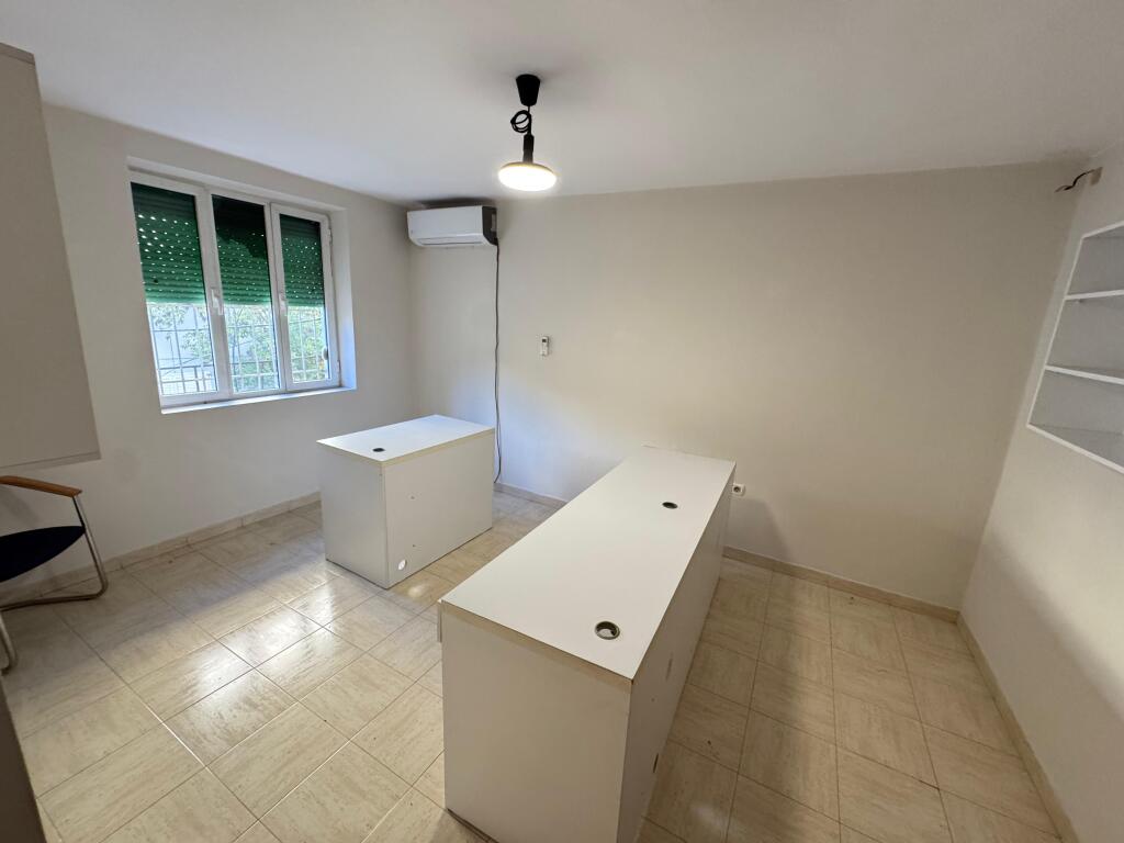📣 QERA Apartament 2+1 per Zyre 📍21 Dhjetori 🛣️ Rruga e "Kavajes" ✨