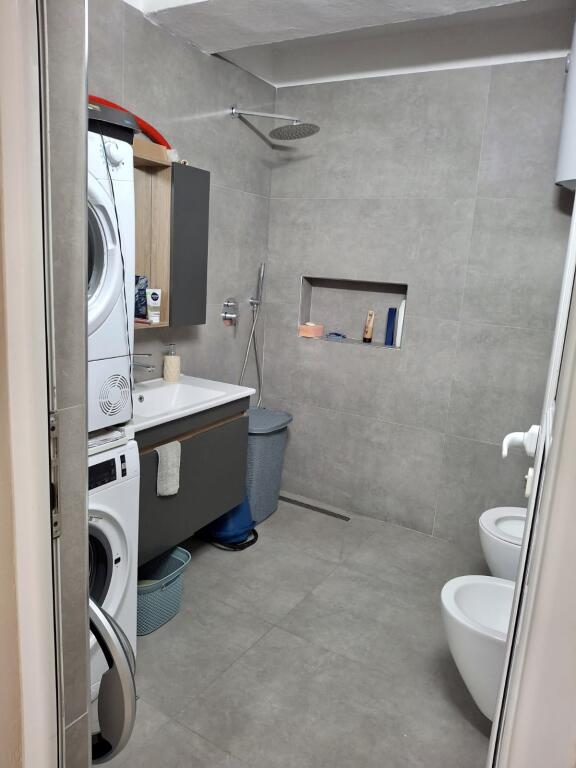 📣 QERA SUPER Apartament 3+1 Me 2 Tualete 📍 Komuna e Parisit, Prane Rruges Se Kosovareve ✨