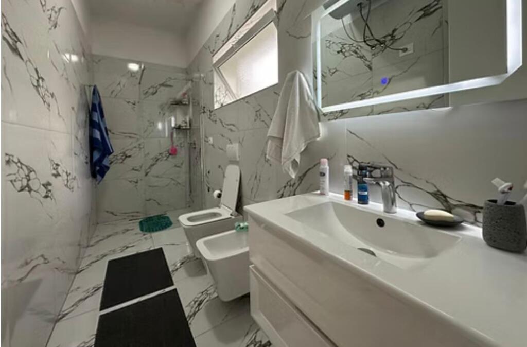 Two-story villa for rent in Bathore/500 euros