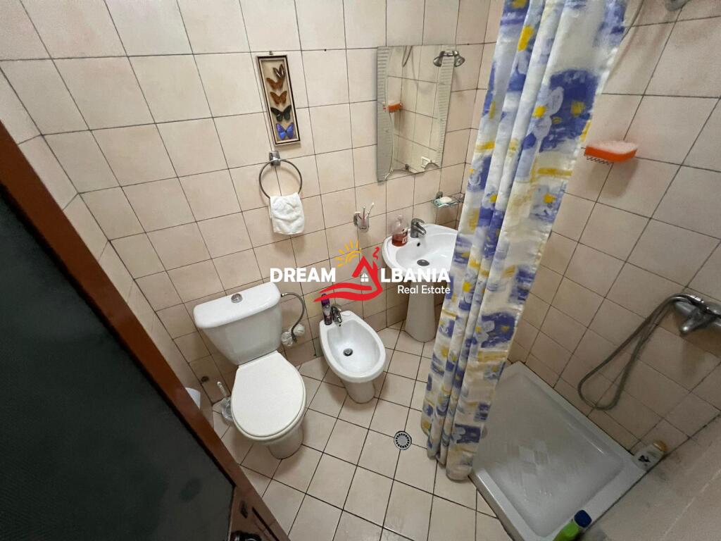Appartamento 1+1 con possibilità di conversione in 2+1 in vendita sopra la scuola di balletto a Tirana (ID 4111137)