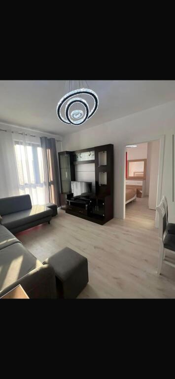 Appartamento 1+1 in affitto ad Astir, vicino a Green City  📍 Posizione: Astir, vicino a Green City 🏢 5° piano, edificio nuovo con ascensore 🛋️ Completamente arredato e in ottime condizioni 🛏️ Organizzazione: 1 camera da letto + 1 soggiorno con cucina + 1 bagno + balcone 💶 Prezzo: 500€