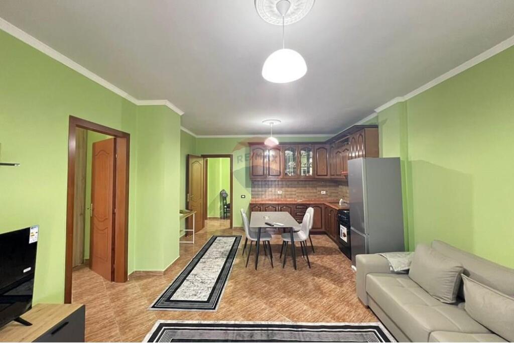 Apartment 2+1, Laprake