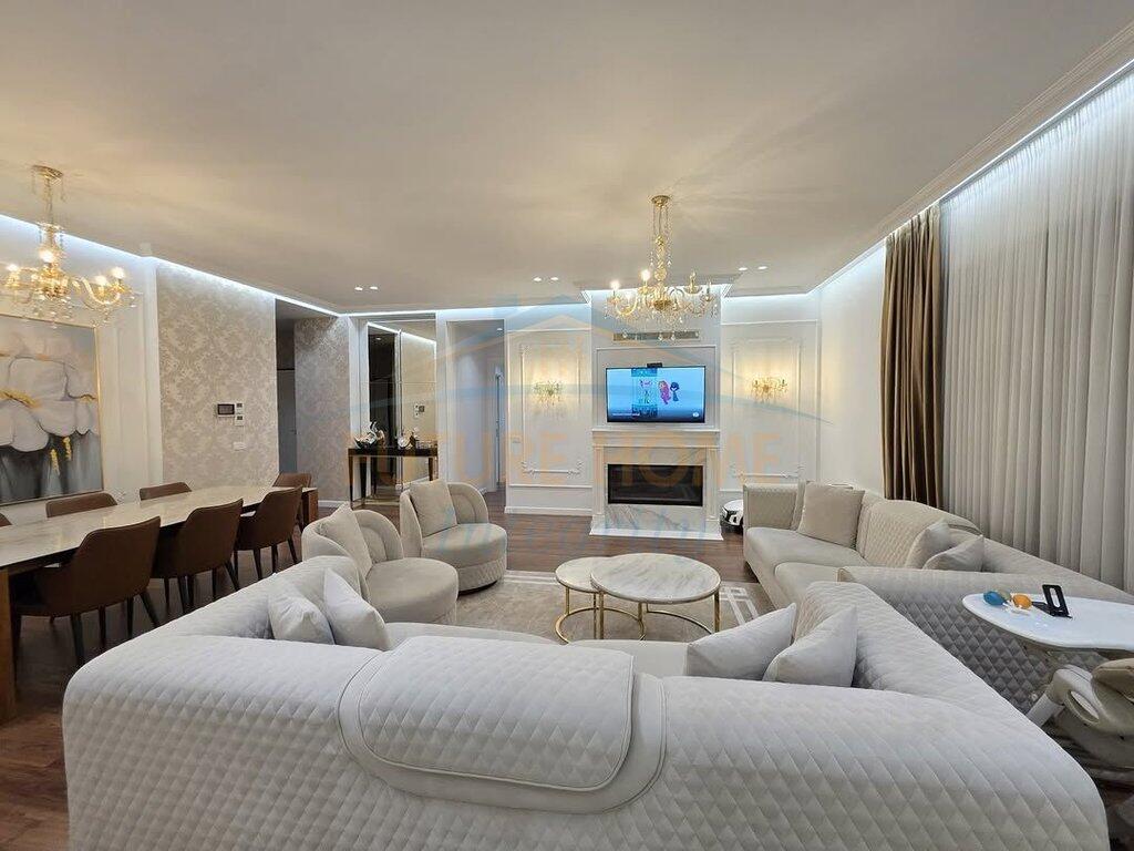Apartment 3+1+3+ 2 parking spaces for sale Delijorgji Complex