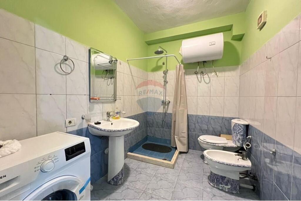 Apartment 2+1, Laprake