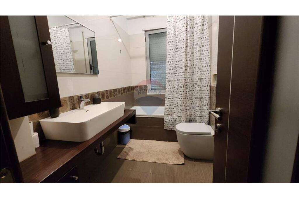 Apartament - Për Shitje - Kopshti Botanik, Tiranë