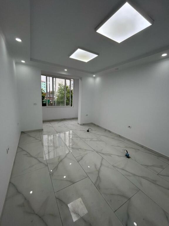OFFICE FOR RENT 60 M2 DIBRA STREET 700 EURO