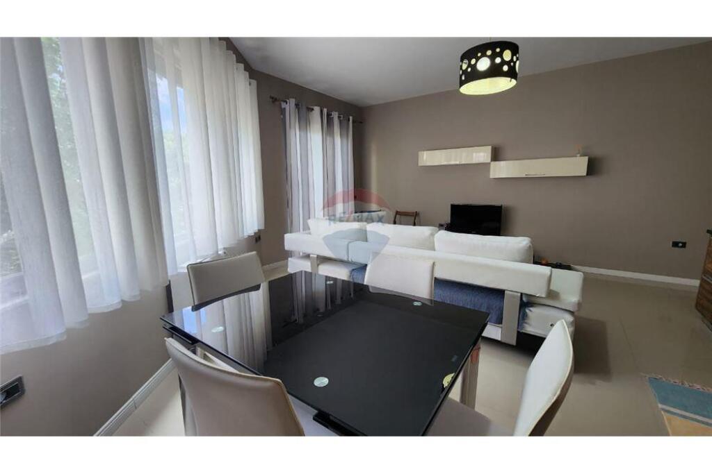 Apartament - Për Shitje - Kopshti Botanik, Tiranë