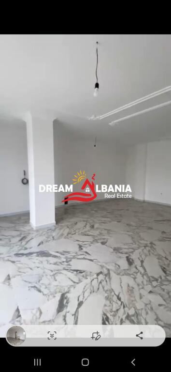 Locale per ufficio in affitto in Via Besim Alla, vicino ai palazzi Çabej a Tirana (ID 42611274)