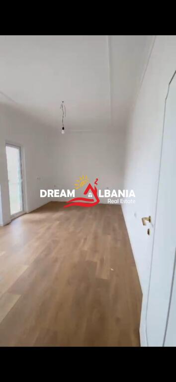 Locale per ufficio in affitto in Via Besim Alla, vicino ai palazzi Çabej a Tirana (ID 42611274)